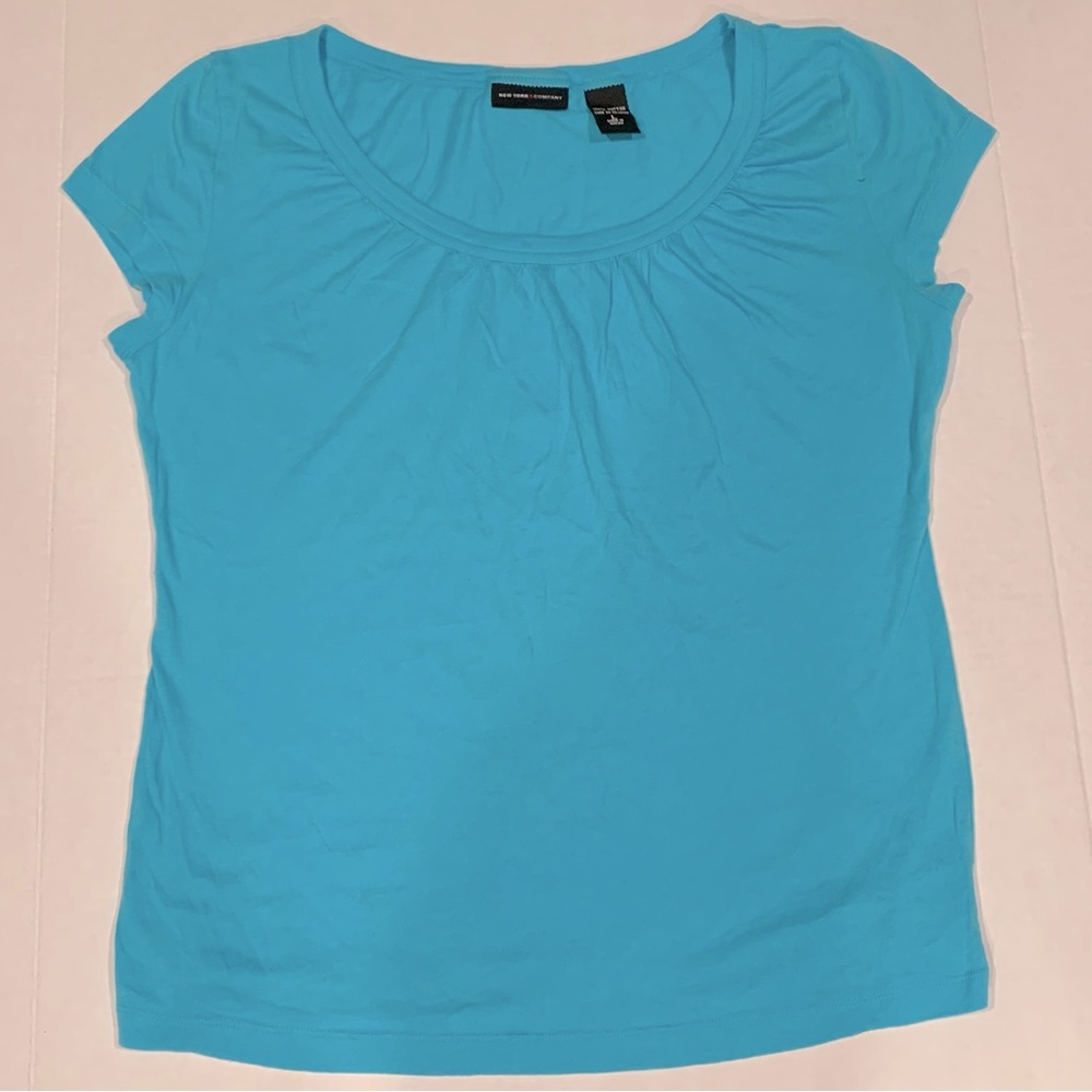 New York & Company Blue Short Sleeve Tee